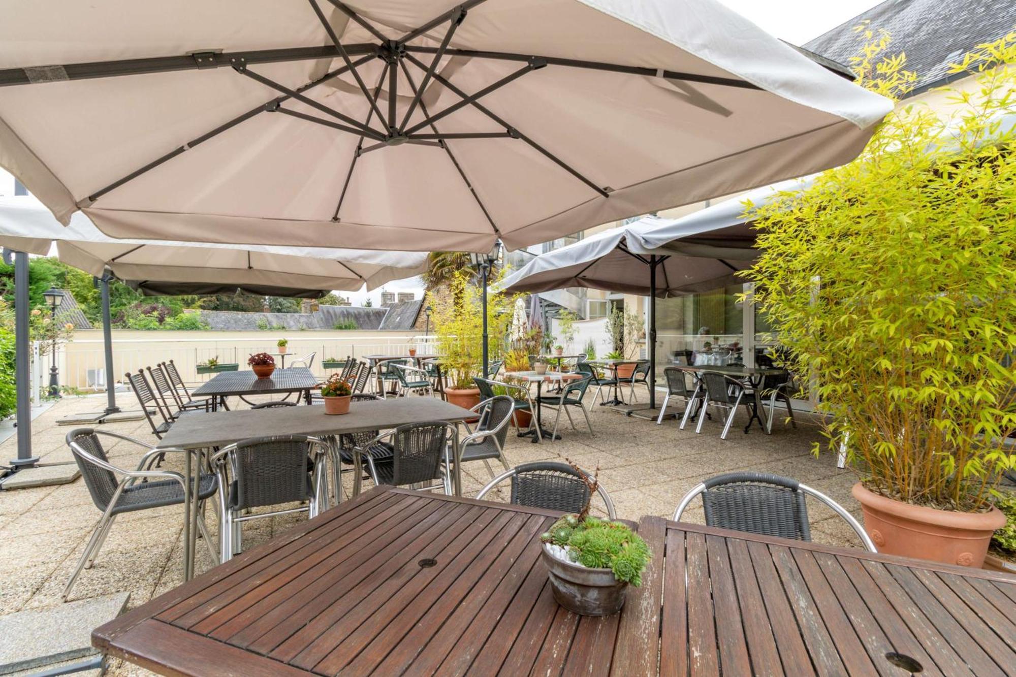 Brit Le Cygne Hotel