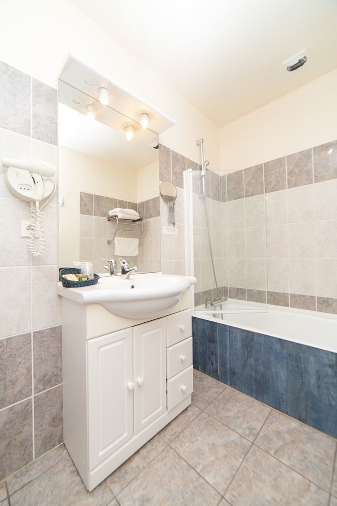 Hotel Brit Le Cygne 3*