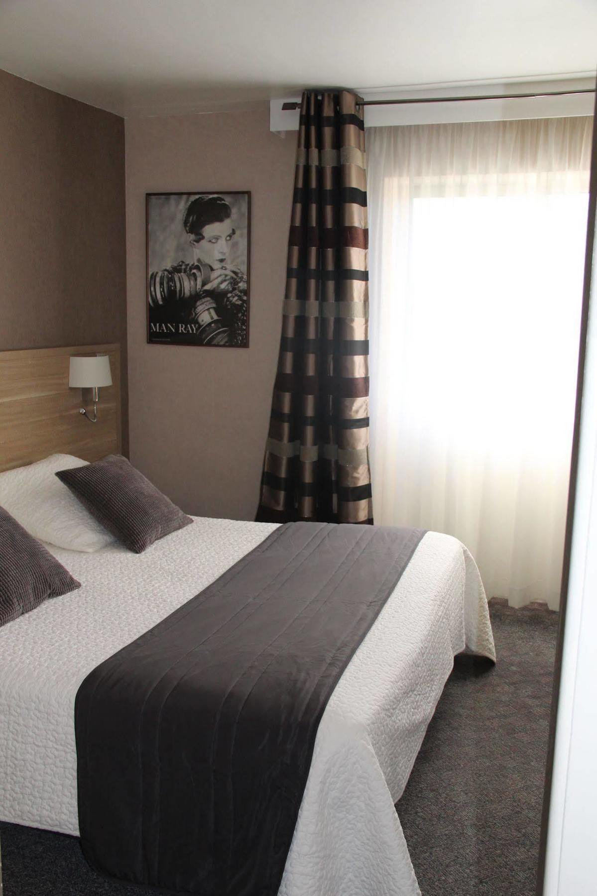 Brit Le Cygne Hotel